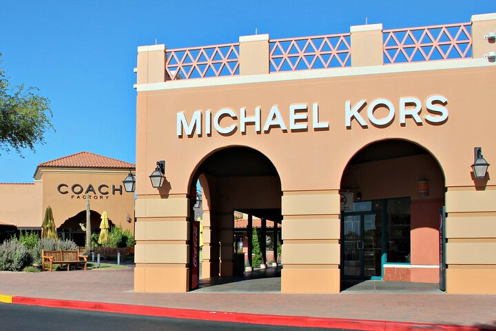 Private Shopping Tour from Phoenix to Outlets North Phoenix - Photo 1 of 7